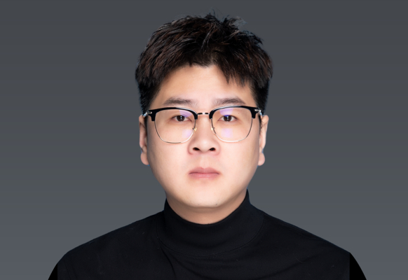 李进龙 