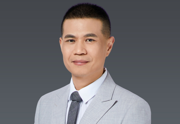 黄建华 